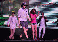 27. Anything can Happen 04.jpg